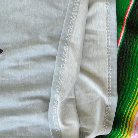 Native Design print top long sleeved t, women's L - Picture 3 of 6